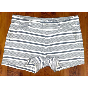 Khakis by GAP Chambray Striped Girlfriend 3" Chino Shorts Size 4 / 27